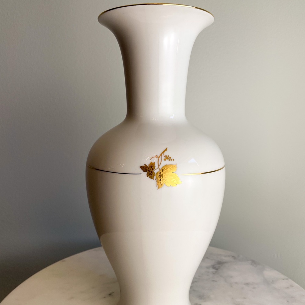 Vintage ANCAP for Ethan Allen White & Gold Leaf Vase 99/903